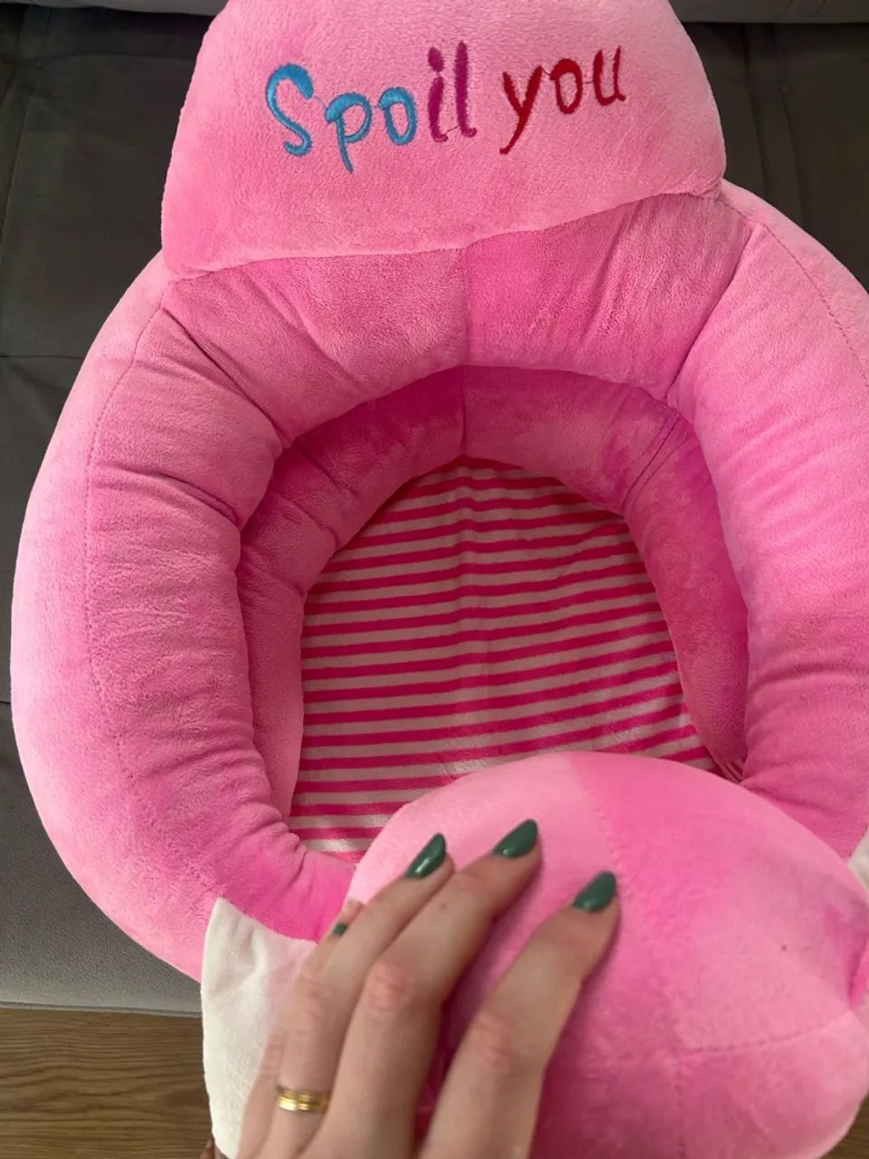 Sofazinho almofada gato rosa  - Foto 3