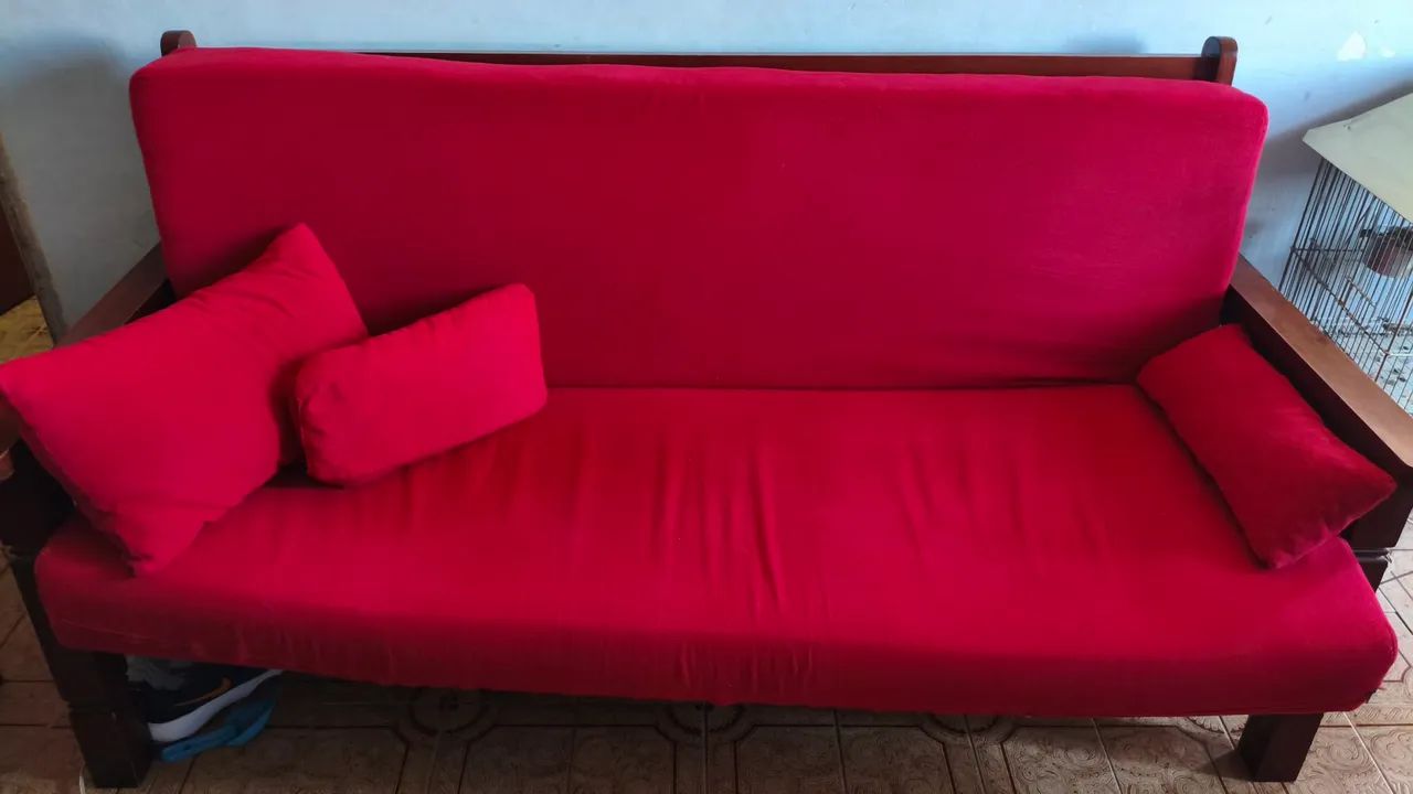 Sofá de madeira e 2 poltronas  - Foto 2