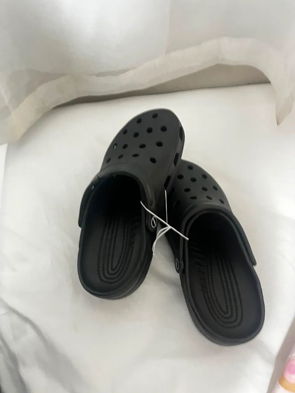 Crocs babuche novo com corda de segurança 