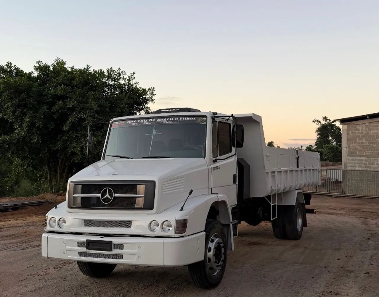 Vende caminhão 1618 