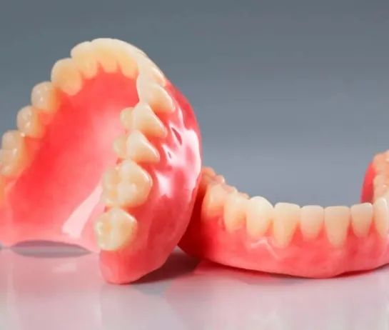 Prótese Dentária Inferior e Superior Resina Alta Qualidade - Foto 3