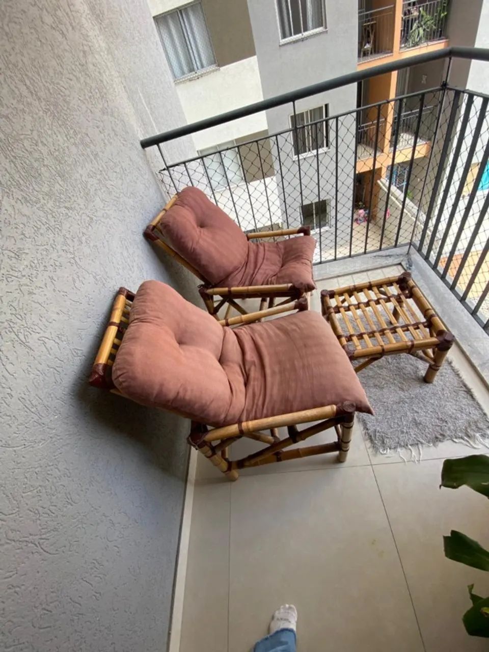 Cadeira de Bambu com mesa de centro