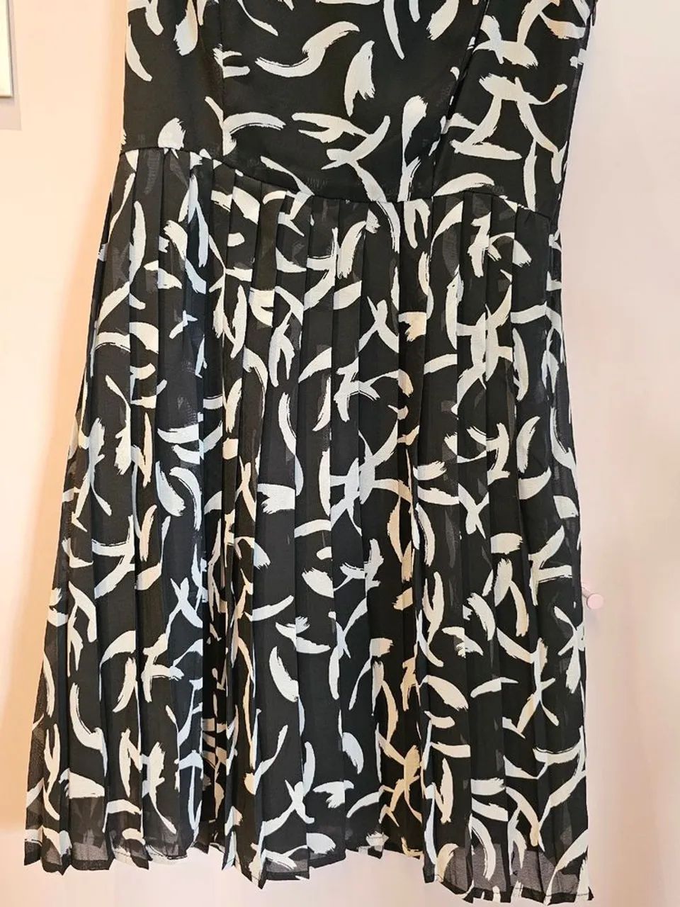 Vestido GAP preto e branco - pouco uso  - Foto 2