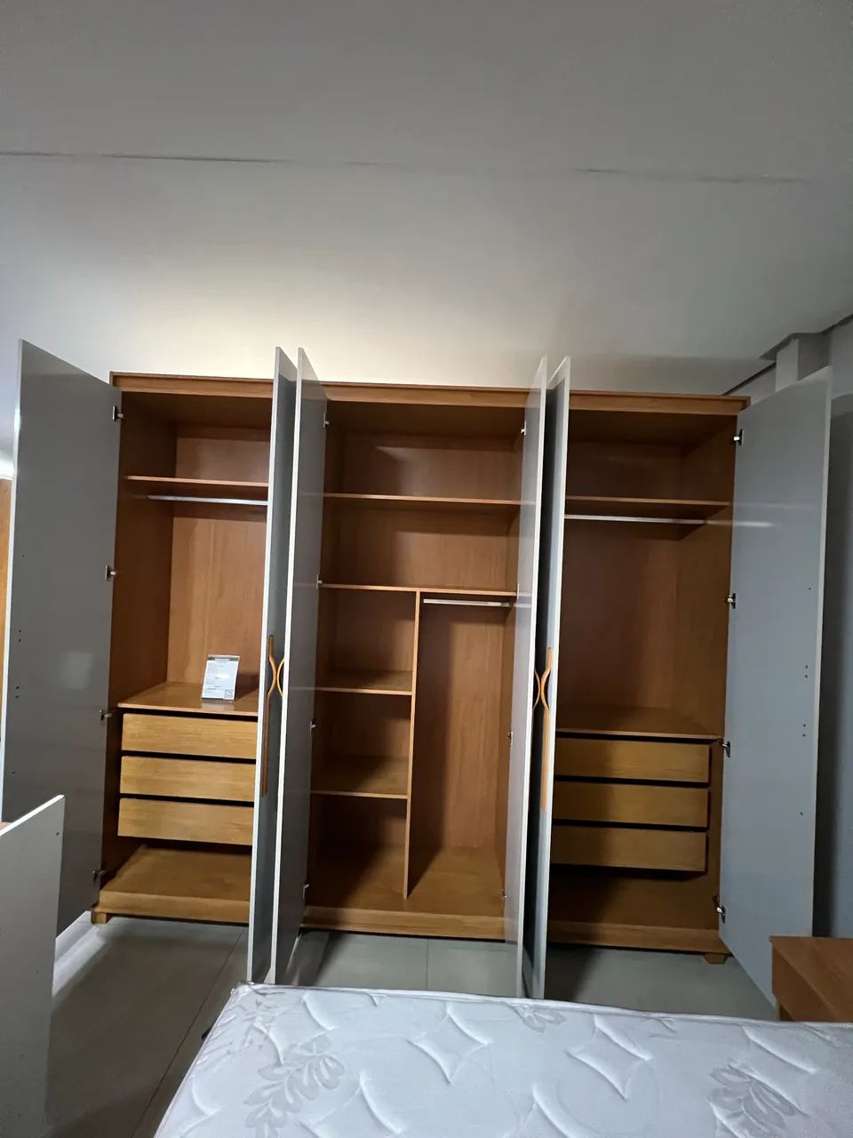 Guarda Roupa Casal com 06 portas 100%MDF - Foto 2