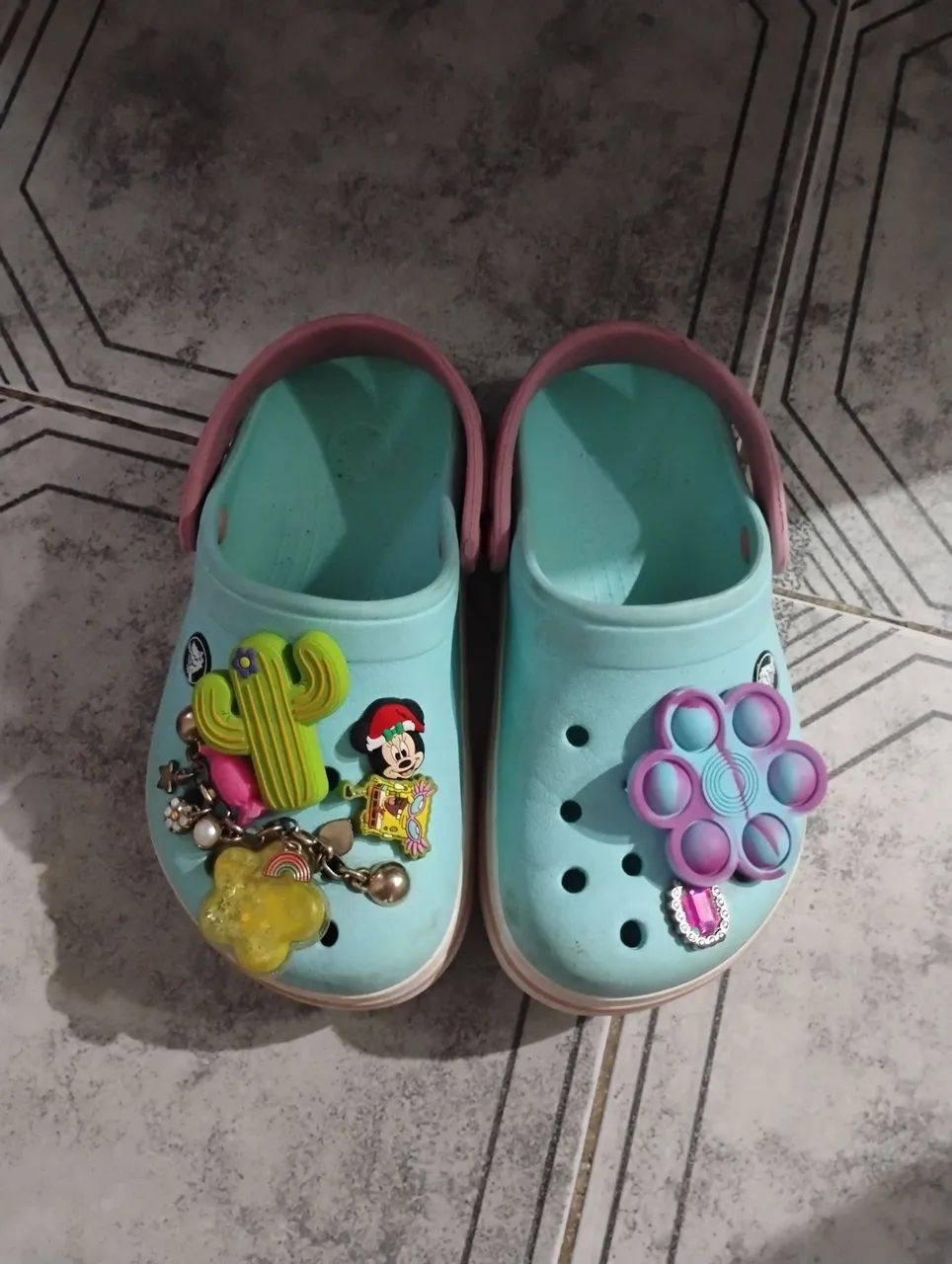 Crocs original infantil Tam 33  - Foto 2