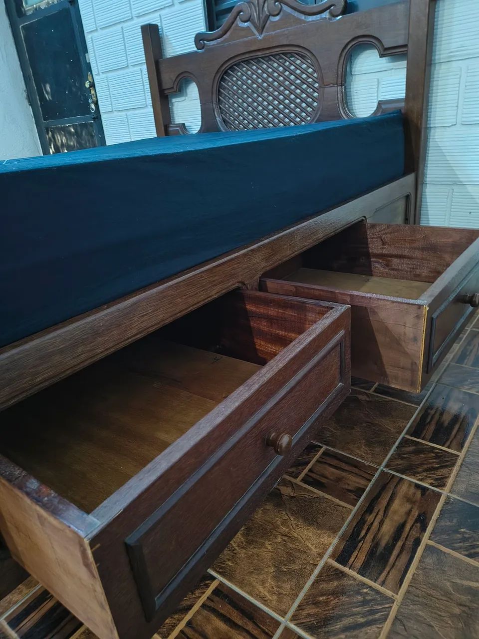 Cama Casal Madeira Maciça com 4 gavetas  - Foto 4