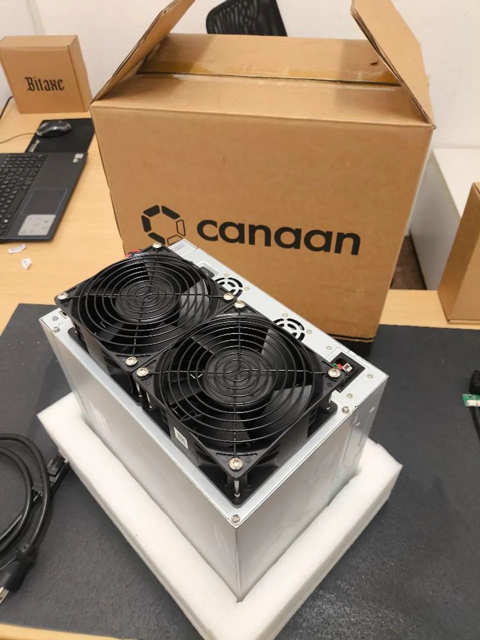 Mineradora Bitcoin Avalon A15 200TH Nova caanan lacrada + cabo de força - Foto 4