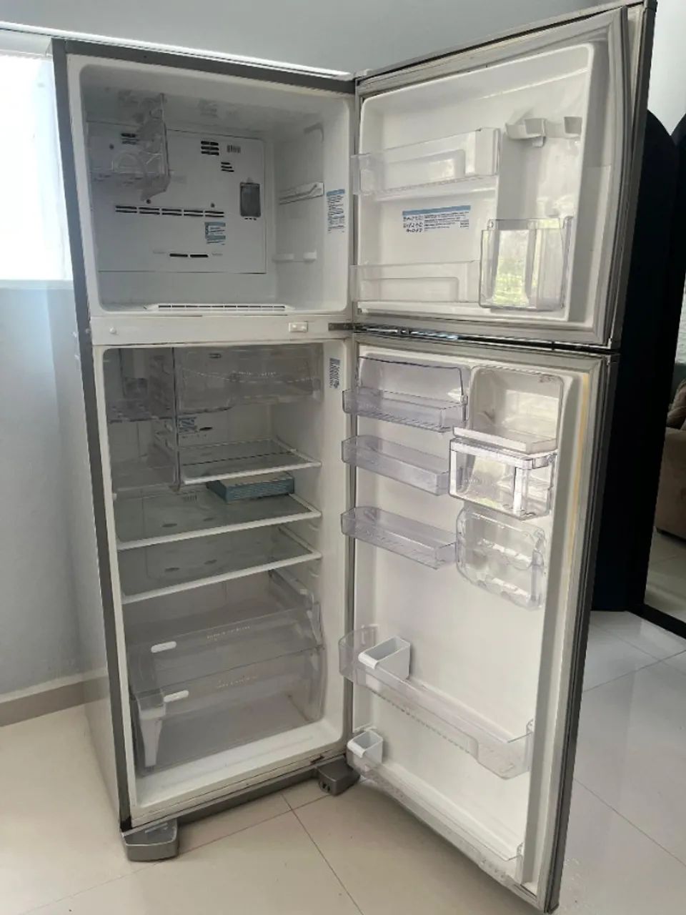 Vende-se Geladeira Inox Duplex - Foto 2