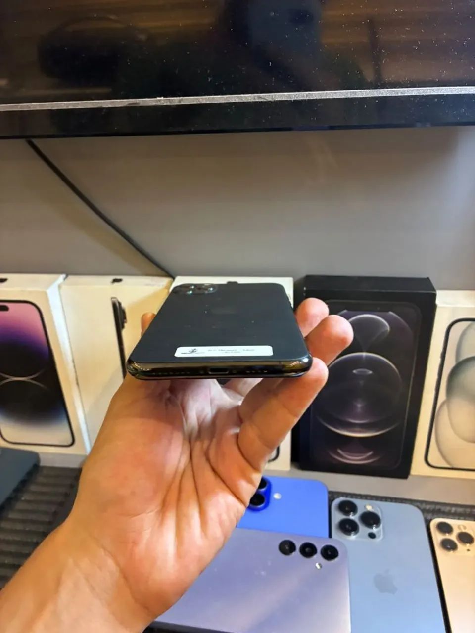 iPhone 11 Pro Max - 64GB <br>?1.599,00 - Foto 4