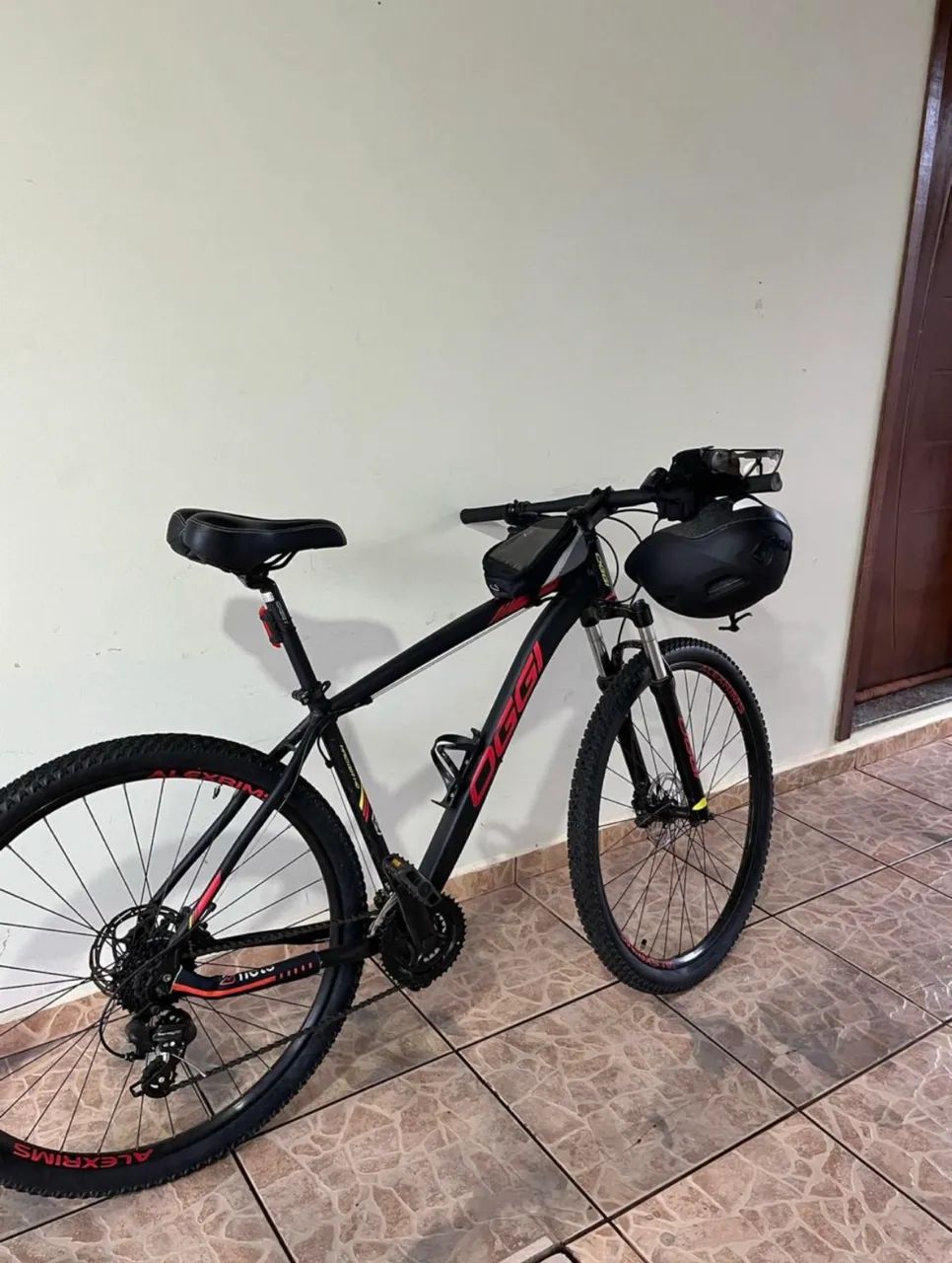 Bicicleta Preta/ Vermelha OGGI Aro 29? / Quadro 19? - Foto 4