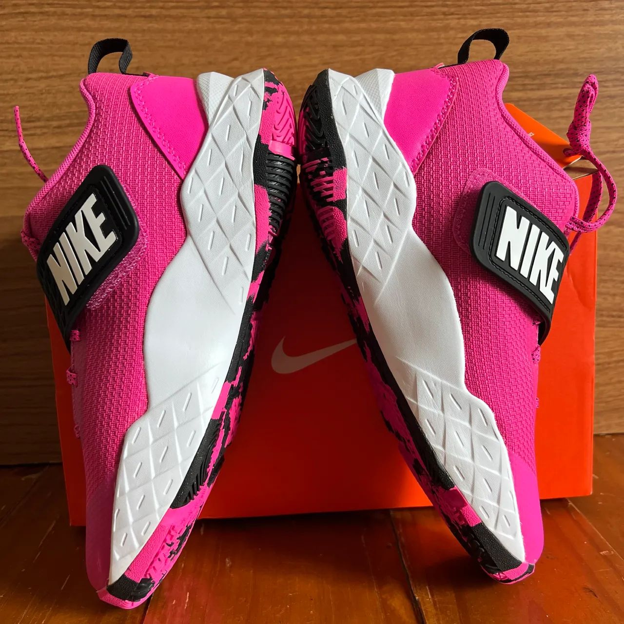 Tênis de vôlei/basquete Nike tema Hustle D12 - Foto 4