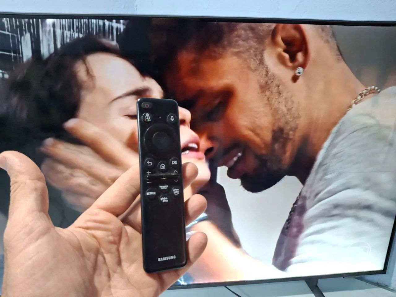 Tv smart 4k 50" comando de soz samsung  - Foto 3