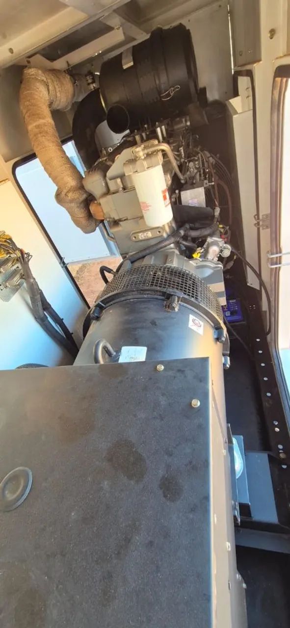 Grupo gerador 150 KVA ano 2012 stenac