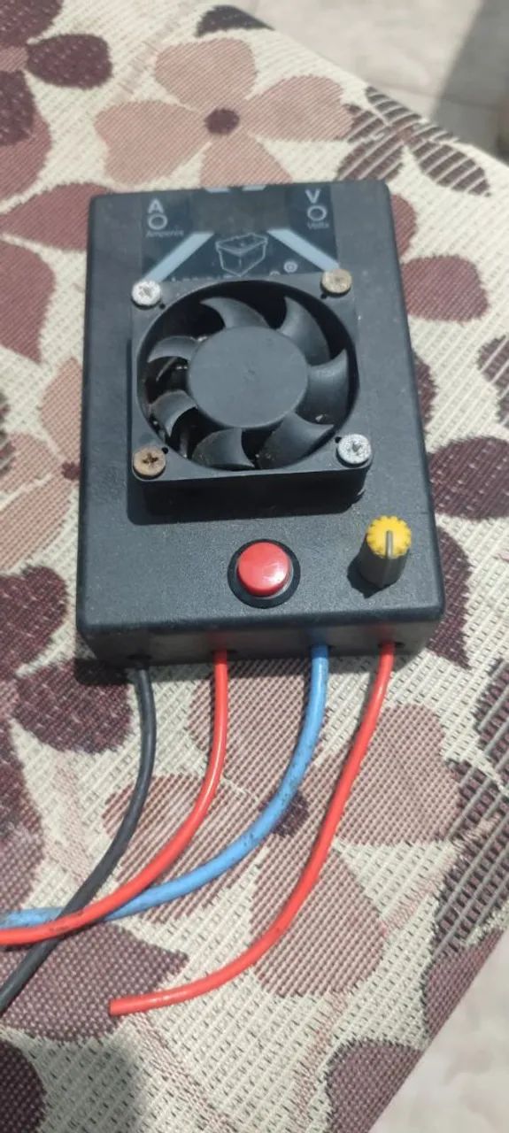 Vendo ou troco controlador de voltagem automotivo *