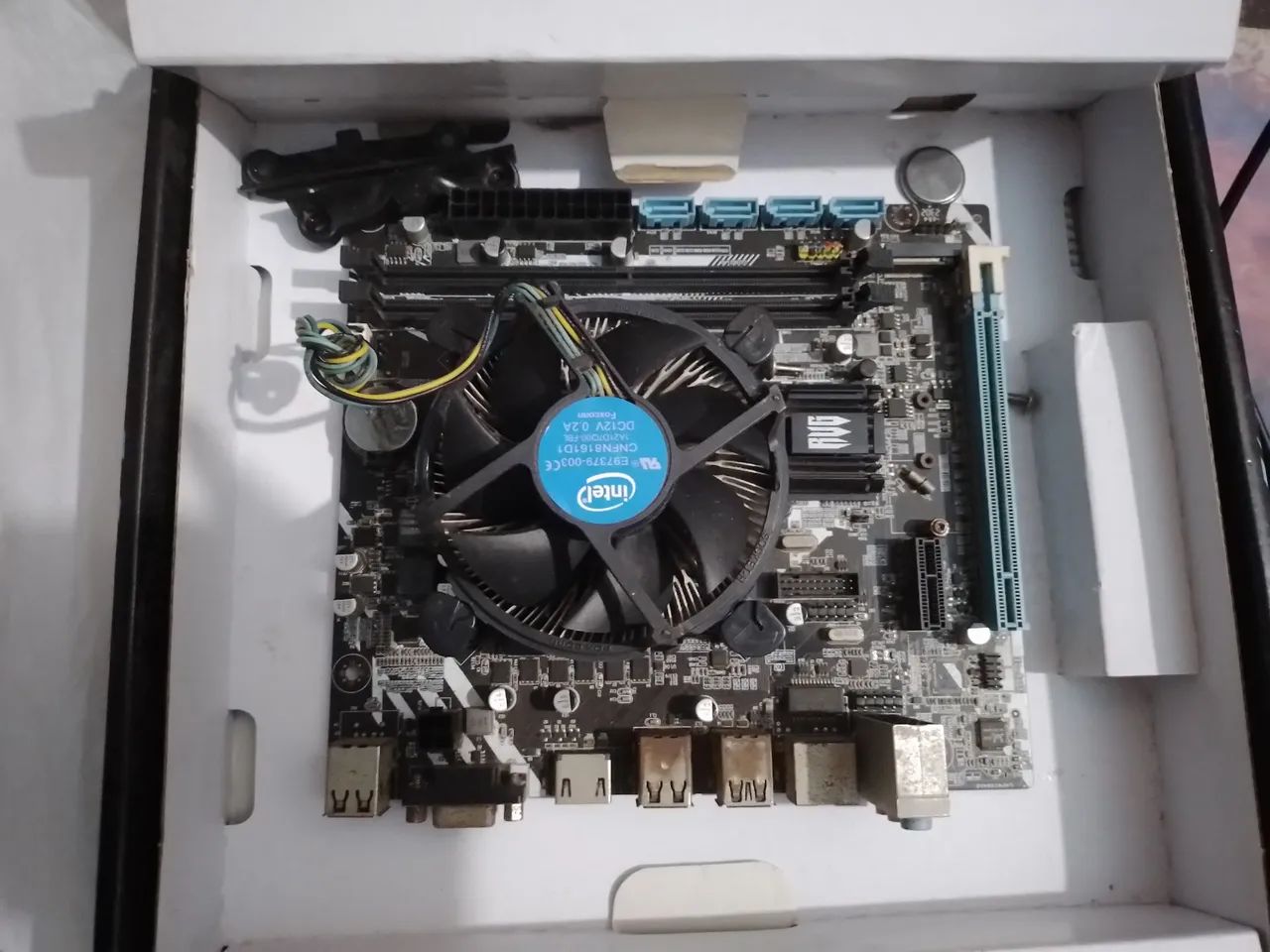 Vendo placa mãe com defeito 