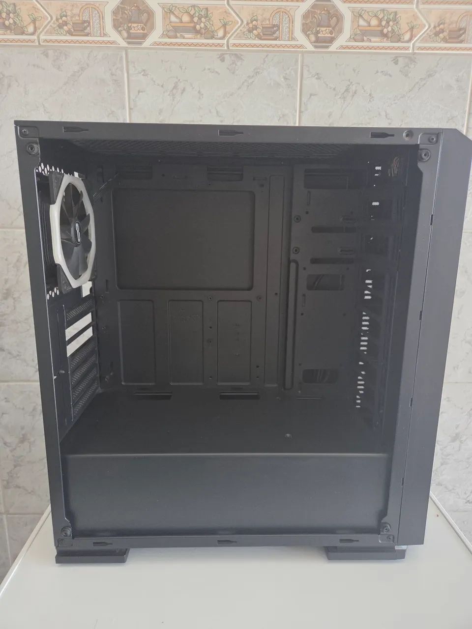 Gabinete Gamer Nox Infinity Neon