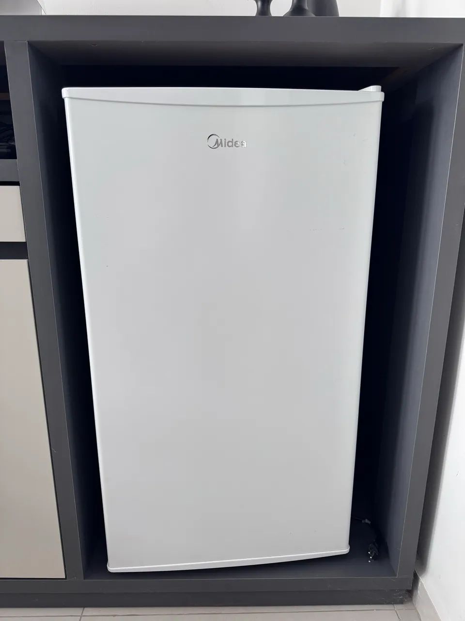 Frigobar 120 litros - Midea