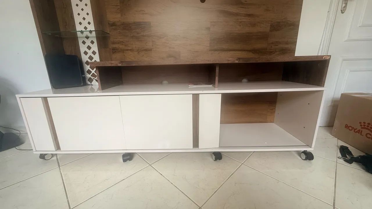 Rack com painel e rodinha  - Foto 3