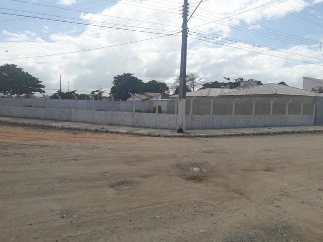 Terreno de esquina medindo 711 m2 - Aruanda - Foto 2