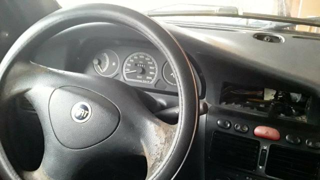 Vendo um carro modelo palio valor mil reais - Foto 4