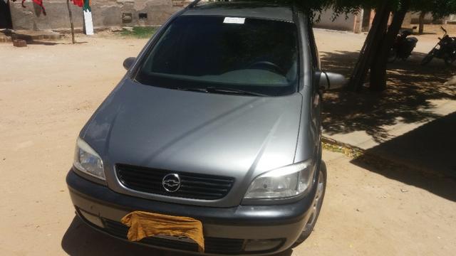 Zafira em ótimo estado motor e caixa de macha primeira - Foto 10
