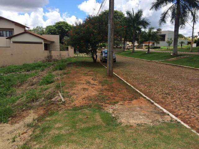 Terreno no condomínio Riviera do lago em Araxá