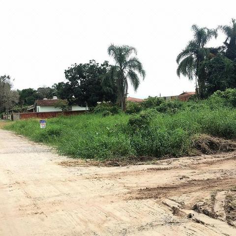 Terreno de esquina medindo 384 m² localizado na praia da Barra do Saí !! - Foto 3