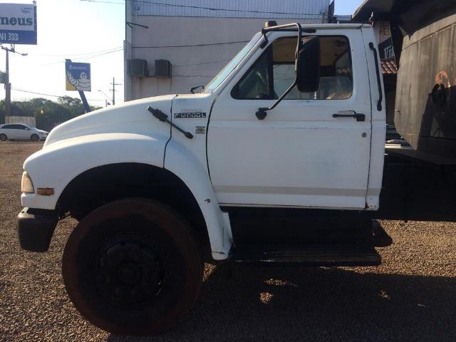 Ford F12000 basculante