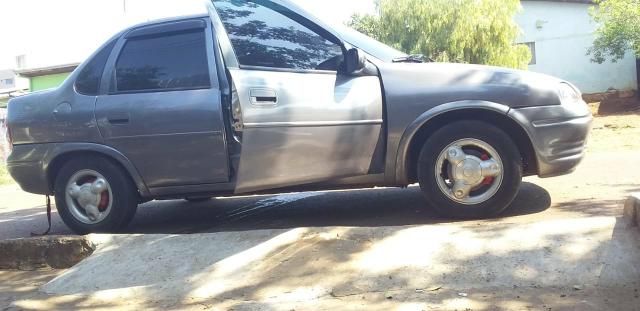 Vendo corsa sedan 1.6 - Foto 3