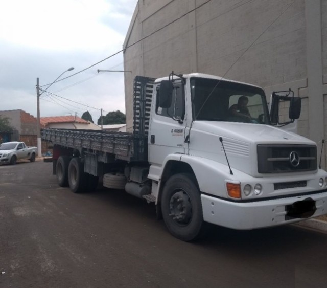 MERCEDES-BENZ L 1620 BRANCO