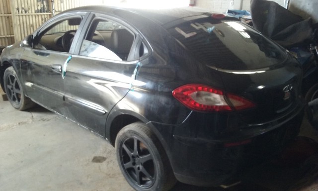 Sucata de Chery Cielo 1.6 Hatch 2011 - Somente para peças - Foto 3