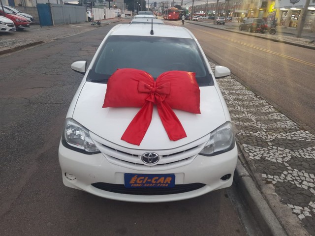 TOYOTA ETIOS X SEDAN 1.5 FLEX MEC. 2017 COMPLETO - Foto 3