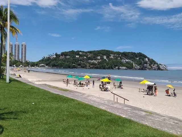 Aluga-se Praia Enseada - Guarujá