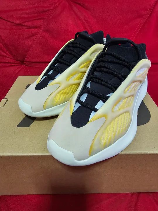 Tênis Adidas Yeezy 700 V3 "Mono Sowfflower" - Foto 3