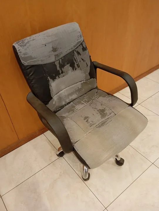 Cadeira de escritório.