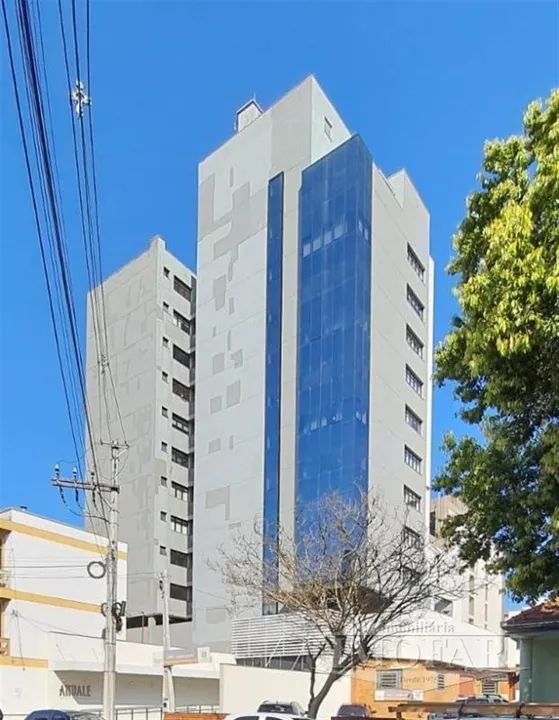 Sala comercial pronta para usar, com dois banheiros, uma vaga de garagem , espera para ar 