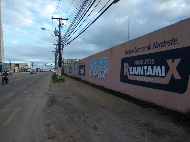 Grande área comercial 20.000 m² na avenida principal do Barro Duro
