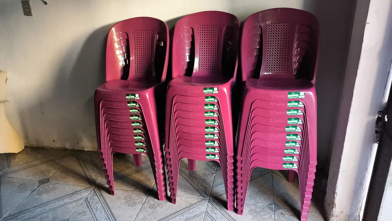 Cadeira de plástico 