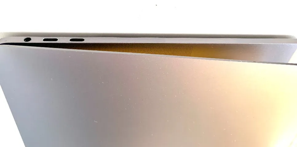 MacBook pro 13インチ 2016 SSD512GB 管理番号3812 MacBook Pro (13-inch, 2016, Two Thunderbolt 3 ports) - Technical