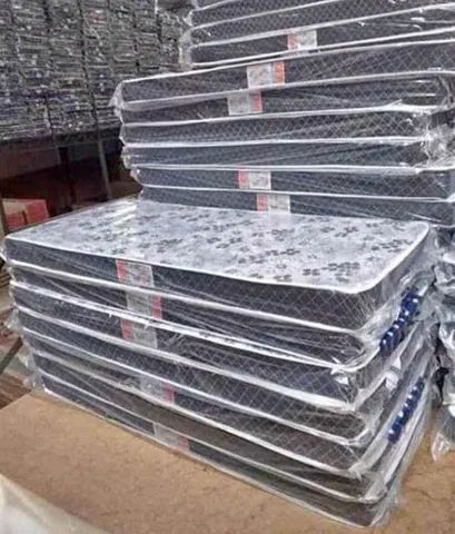 Vendo colchão solteiro poucas unidades  - Foto 4