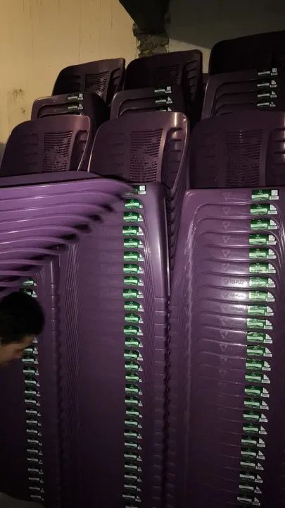 Cadeira de plástico  - Foto 4