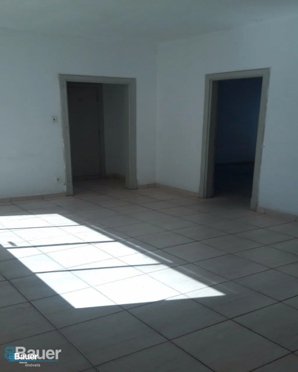 Sala para locação em Campinas no Centro, 90 mts.