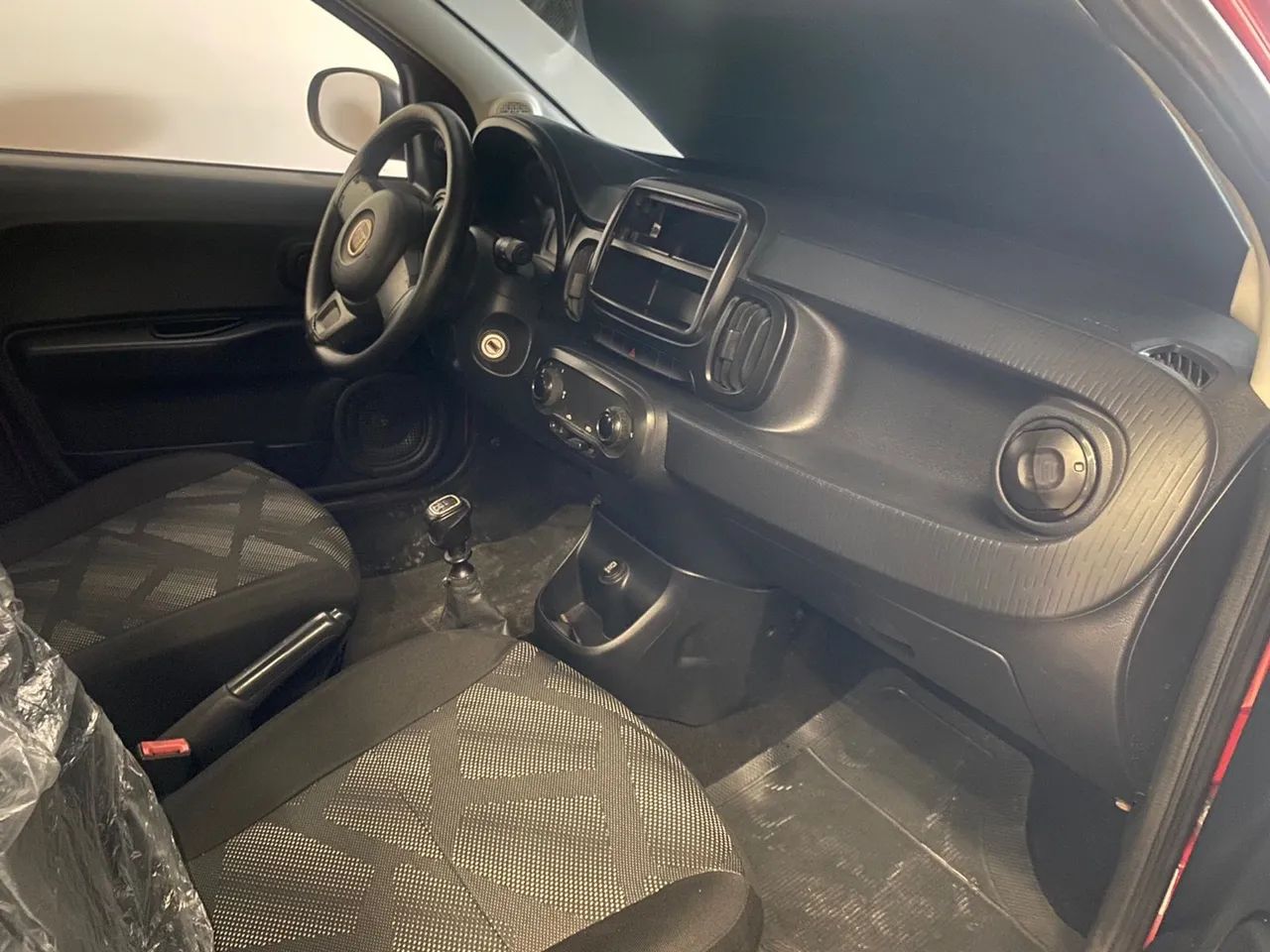 FEIRÃO SHOWROOM!! MOBI 1.0 2018 4 Portas Básico COM ENTRADA NA PROMISSÓRIA! - Foto 2