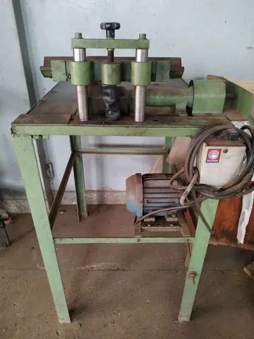 Rebarbadeira de peças c/ motor