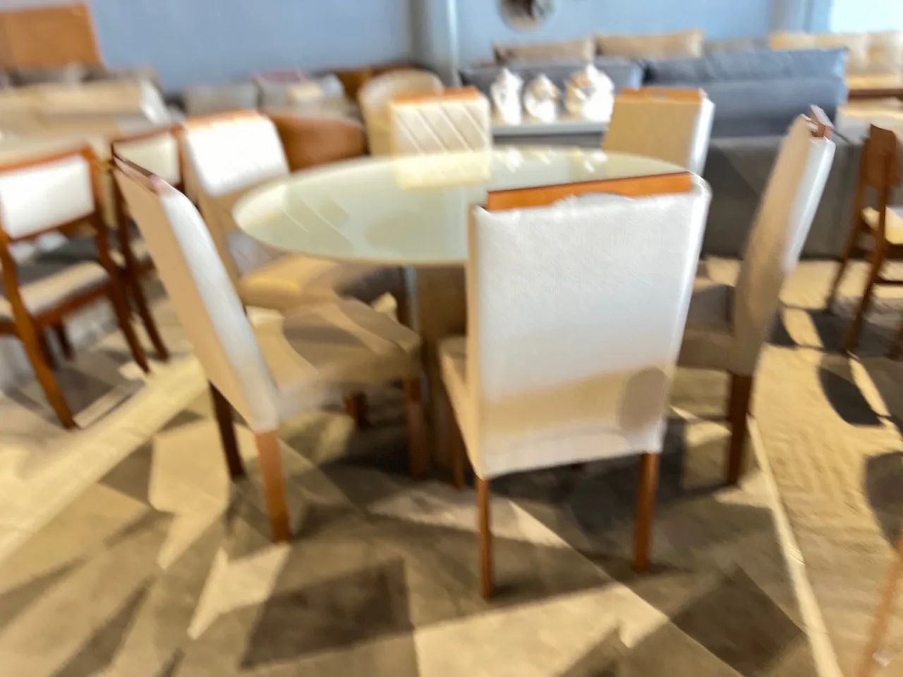 Mesa de Jantar Redonda em Vidro e Madeira resistente  - Foto 2