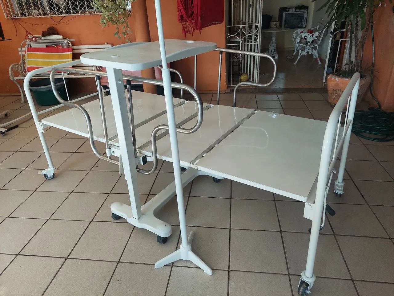 Cama hospitalar  azul  colchão.  - Foto 2
