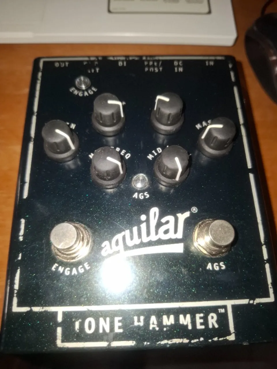 Pre amp direct box de baixo Tone Hammer 