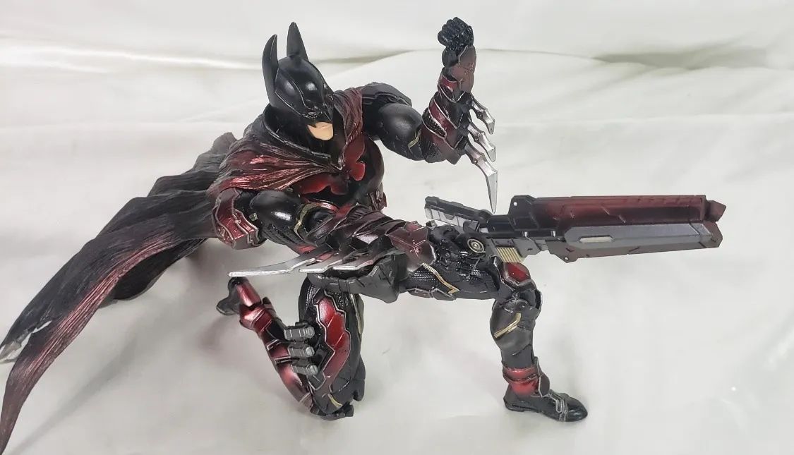 Figura De Ação Batman Variant - Play Arts  - Foto 3