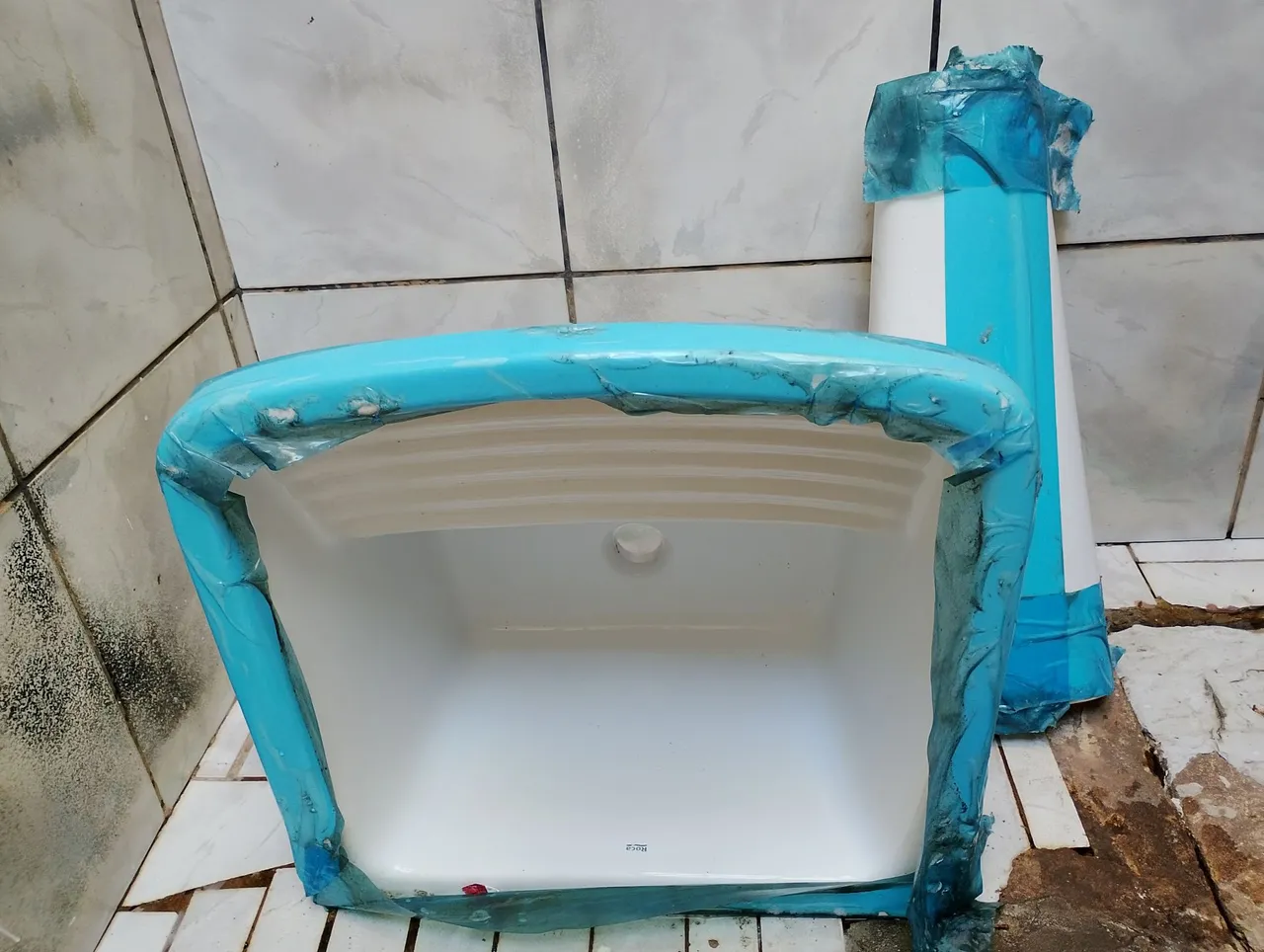 Cuba com pedestal para lavanderia