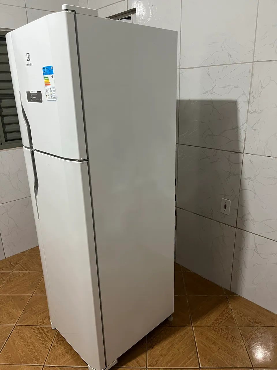 Geladeira com Defeito64296497228161124